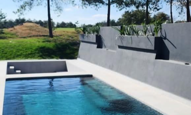 VENTA DE CASA DE UN PISO EN EL BOSQUE 4 RECAMARAS CON ALBERCA