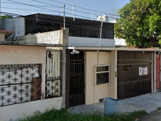 SE VENDE CASA EN: CALLE CINCUENTA Y TRES,  COLONIA CALETA, CIUDAD DEL CARMEN, CAMPECHE.