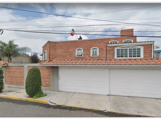 SE VENDE CASA EN: VOLCÁN PARICUTÍN, COLONIA XINANTÉCATL, METEPEC, EDOMEX.