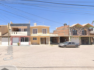 Casa En Remate Bancario- Fraccionamiento Cosmos, Pabellón De Arteaga, Aguascalientes.