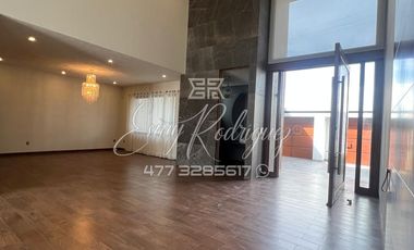 CASA EN VENTA, UNA PLANTA, BALCONES DEL CAMPESTRE. León,Gto; 1,000 M2, MODERNA, DOBLE ALTURA