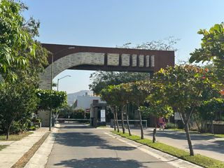Casa en Renta en Almendros Residencial III – Amueblada y Muy Céntrica