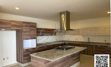 CASA EN VENTA, LOMAS DE GRAN JARDIN. León,Gto; 4 REC. CON BAÑO, 13.5 DE FRENTE, LIBRE DE GRAVAMEN, EQUIPADA.