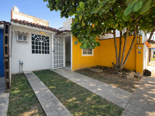 Casa en venta con 2 recámaras y 1 baño en Valle Dorado, Mezcales