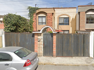 SE VENDE CASA: MIGUEL L. MATA, PUEBLO SANTIAGO MILTEPEC, TOLUCA, ESTADO DE MÉXICO.