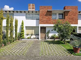 CASA EN VENTA EN BOSQUE DE LAS FUENTES CALIMAYA
