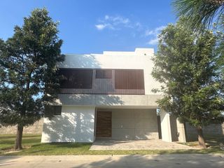 Casa en Venta Zapopan Fraccionamiento Solares - Coto Privanza