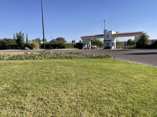 TERRENO EN PRIMER PRIVADA DE CIUDAD MADERAS A UNOS METROS DE CASA CLUB.