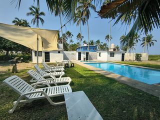Casa en Venta a Pie de Playa Con 5 Bungalows, en Tecolutla.