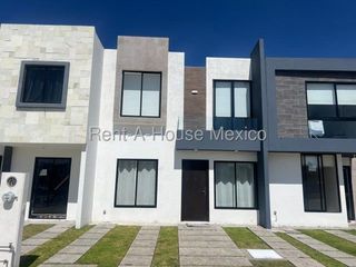 Venta  Casa  San Juan  del Rio La Cruz con sala de TV y 3 recámaras