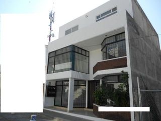 RENTO EDIFICIO DE 500M2, EN CHAPUL ORIENTE, DE 3 NIVELES, CON 11 OFICINAS, 9 BAÑOS.