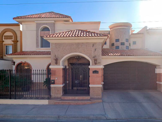 Casa con 1219 m² superficie de terreno y 5 recámaras en venta, Mexicali