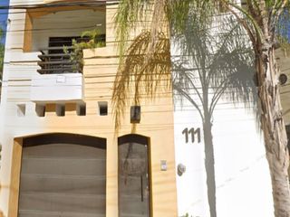 Casa En Venta, Recuperación Bancaria, En Barrio Guadalupe, Aguascalientes - Ayrt*
