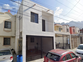 VENTA DE CASA EN AL COLONIA JARDINES DE SANTA CATARINA EN SANTTA CATARINA NL