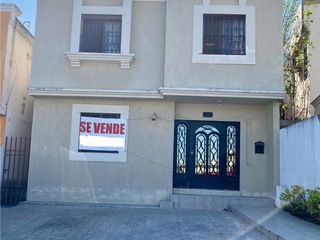 Casa en Venta en Lomas del Paseo en zona Sur de Monterrey cerca de San pedro Garza García