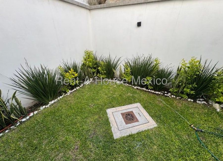 House with 3 bedrooms, terrace, TV area. FOR SALE - Cumbres del Lago ...