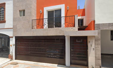 VENTA DE CASA EN NUEVO LEON MONTERREY CUMBRES ELITE 8o SECTOR