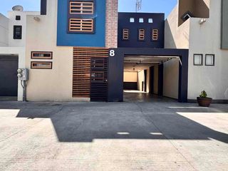 Casa en Venta en Jardín de las Bugambilias, Tijuana.