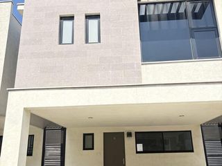 CASA EN VENTA EN RESIDENCIAL FERRARA MONTERREY DE REMATE