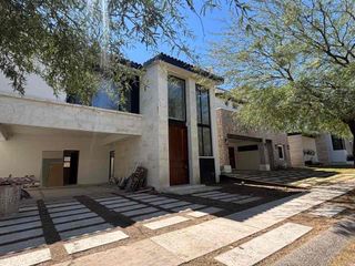 Casa en venta de 3 recámaras en Las Riberas Residencial Hermosillo con acabados de lujo