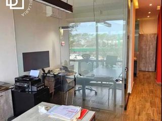 Venta de oficina amueblada y equipada en Distrito Corporativo en Montebello