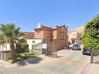 Casa en venta en Fraccionamiento Jardín de Las Bugambilias, Maurilio Magallon, Tijuana, Baja California JCL2