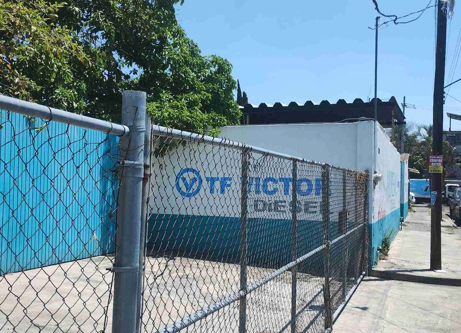 Two lots with construction in commercial zone – individual or joint ...