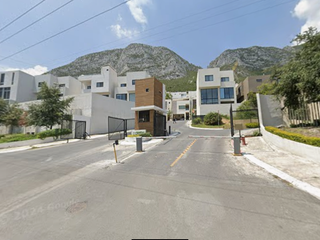 Av. Miguel Alemán 400, Pedregal Valle Pte, 66354 Cdad. Santa Catarina, N.L. Casa en remate bancario. no infonavit. no fovissste.