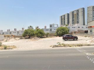Terreno comercial de 2,000 m2 Anillo Vial Junipero Serra