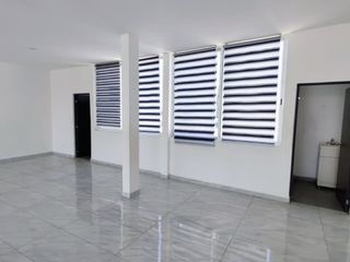 Rento Local al Norte de Aguascalientes en Planta Alta sobre Avenida Independencia y Paseos de Ags Cerrca PIVA