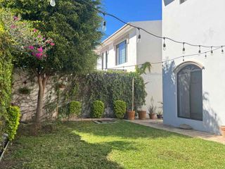 Casa en venta de 3 recámaras en El Dorado Hermosillo con jardín y acabados de mármol