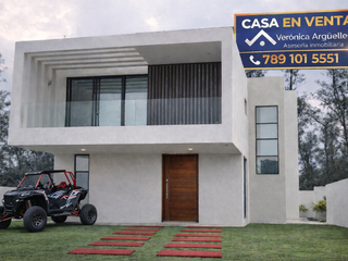 Hermosa Residencia en Coto Báltico Velamar