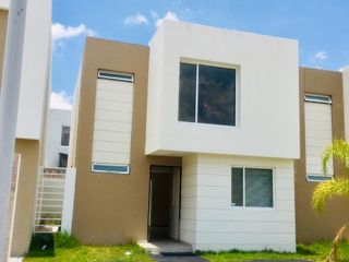 En Venta Casa al Nor- Poniente de Aguascalientes Condominio Residencial Punta del Cielo