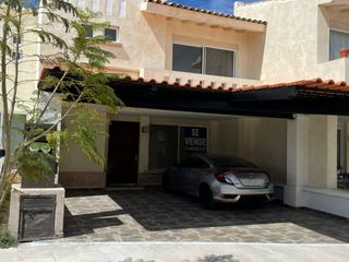 CASA EN VENTA EN BOSQUES DEL PARAISO