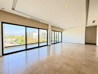 DEPARTAMENTO CON 3 HABITACIONES, CADA UNA CON BAÑO COMPLETO, EN PARAISO COUNTRY CLUB, CUERNAVACA, MORELOS
