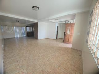 Venta de casa independiente en Jardin Dorado, a minutos de Garita de Otay.