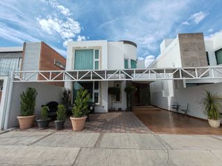CASA EN VENTA RANCHO SANTA MONICA