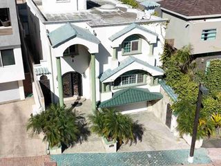 cumbres de Juárez Residencia de 4 recamaras en Venta