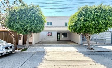 Casa en Venta Calle Tezozomoc, Jardines del Sol, CP. 45050, Zapopan, Jalisco, México.