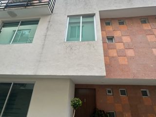 SE VENDE HERMOSA CASA