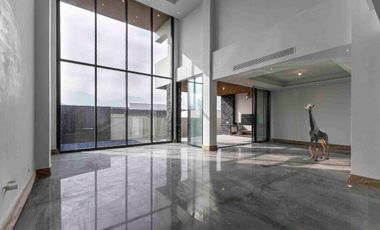 27 m de frente en La Herradura | Diseño bien resuelto + rooftop | 809 m²