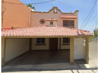 HERMOSA CASA ESTA ESPERANDO POR TI
