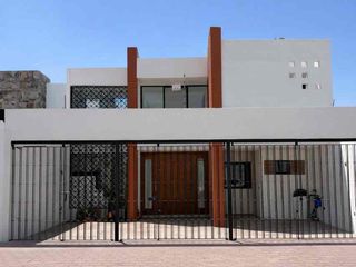 CASA EN RENTA 4 RECÁMARAS MISIÓN DEL CAMPANARIO