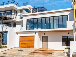Casa en Venta Frente al Mar