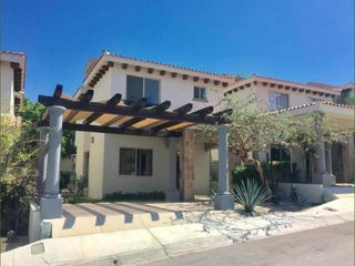 VENTA DE CASA EN FRACC. VENTANAS DE CORTES EN CABO SAN LUCAS BCS.
