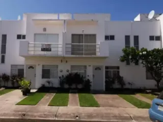 VENTA DE CASA EN FRACCCIONAMIENTO LAS CEIBAS NAYARIT