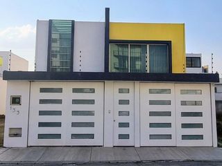Hermosa casa en renta completamente equipada en zona residencial, con seguridad y todos los servicios cercanos para una vida cómoda y tranquila. Vive