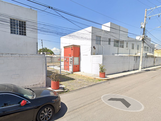 "REMATE BANCARIO". Casa pequeña en Colonia Las Fuentes, Querétaro.