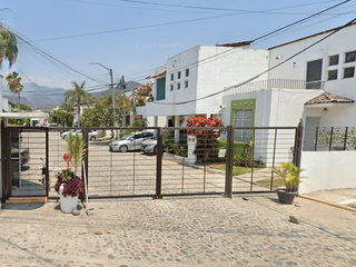 HERMOSA CASA ESTA ESPERANDO POR TI