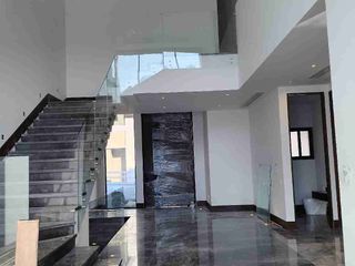 Residencia en venta de lujo 5 recámaras Sierra alta Monterrey sur